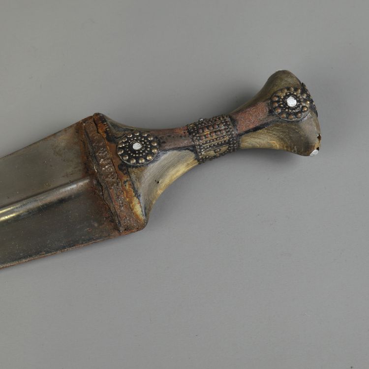 Yemeni dagger (Jambiya) and its belt Arabian Peninsula