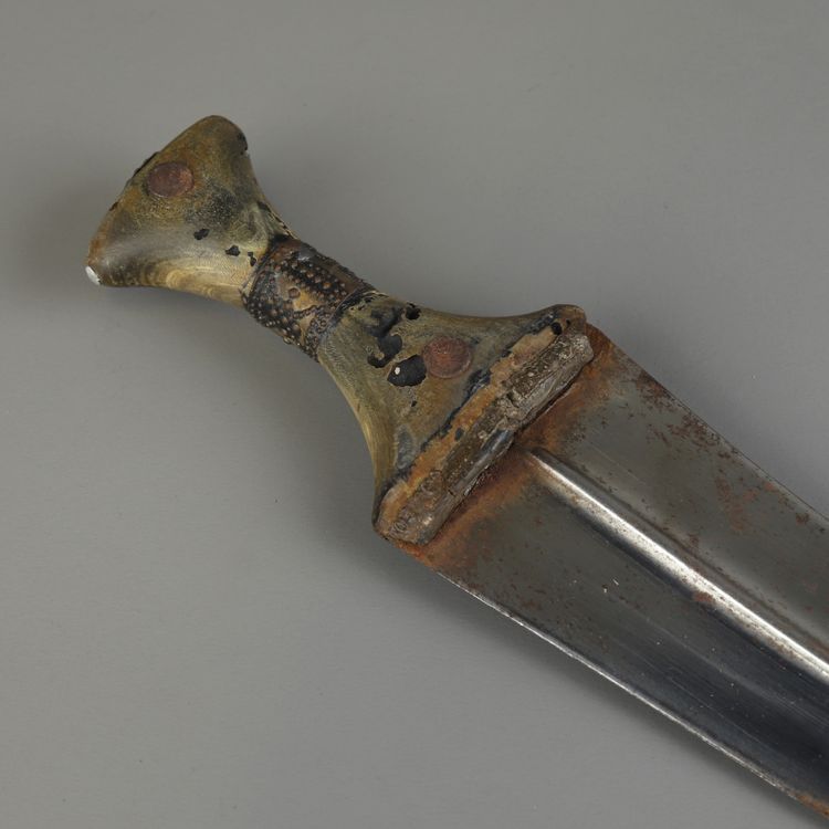 Yemeni dagger (Jambiya) and its belt Arabian Peninsula