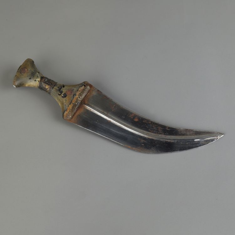 Yemeni dagger (Jambiya) and its belt Arabian Peninsula