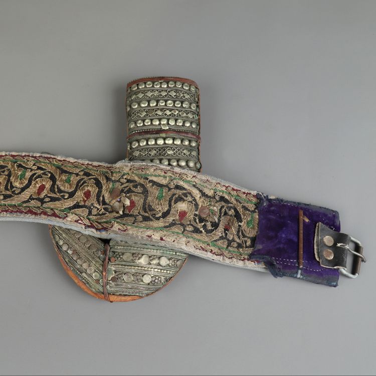 Yemeni dagger (Jambiya) and its belt Arabian Peninsula