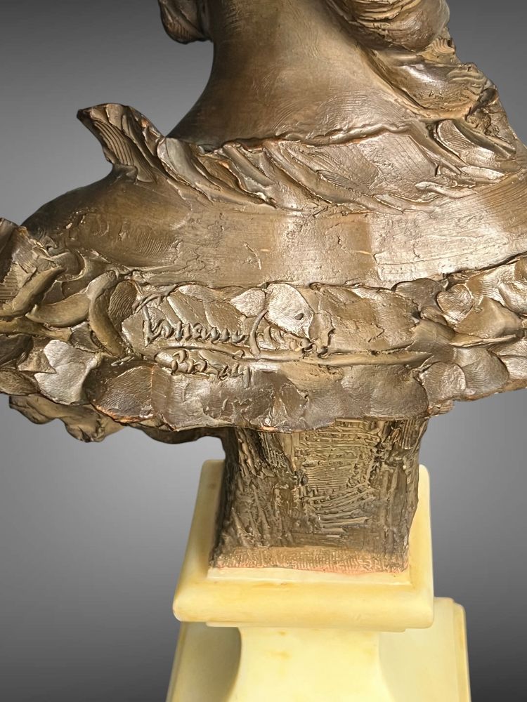 FERNAND CIAM 1886 - 1954 BUSTE DE JEUNE FEMME EN TERRE CUITE PATINÉE SUR SOCLE