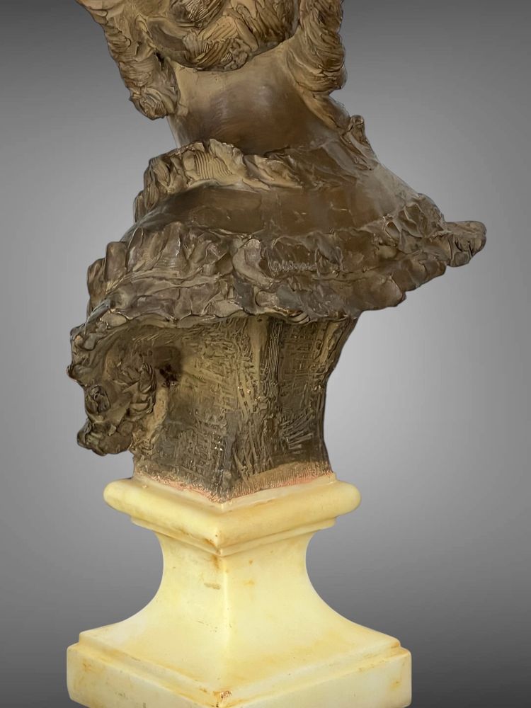 FERNAND CIAM 1886 - 1954 BUSTE DE JEUNE FEMME EN TERRE CUITE PATINÉE SUR SOCLE