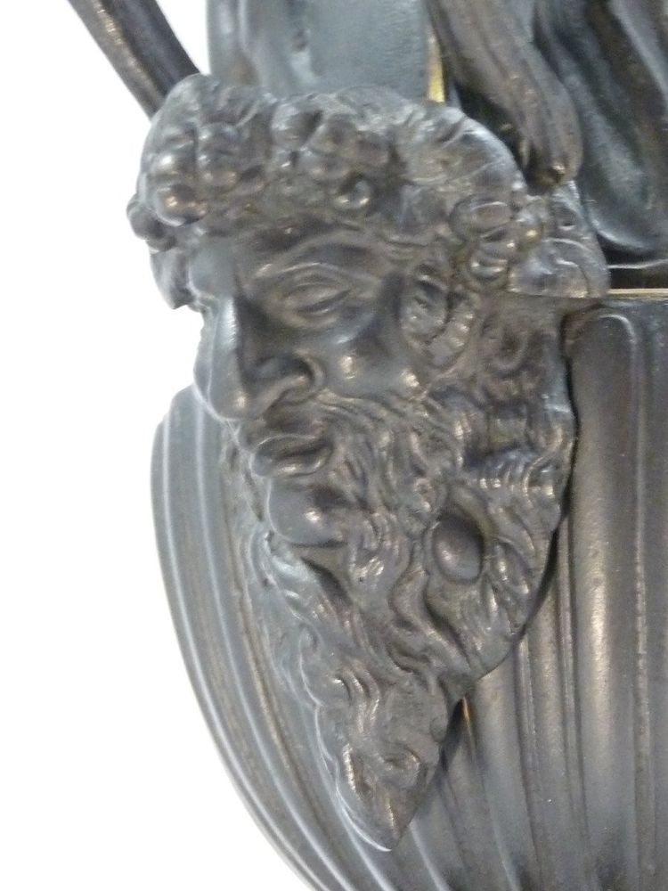 Paire de vases à l'antique en bronze XIXe