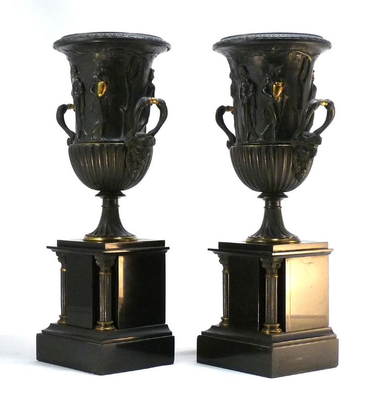 Paire de vases à l'antique en bronze XIXe