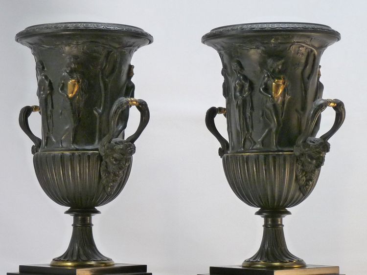 Paire de vases à l'antique en bronze XIXe