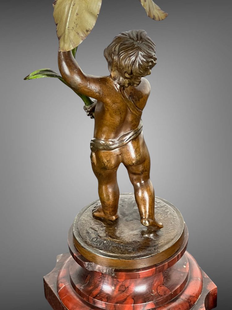 PAIRE DE LAMPE EN BRONZE SIGNÉ " AUGUSTE MOREAU " REPRÉSENTANT DES PUTTI