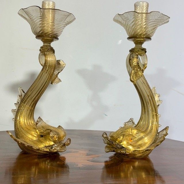 Pair of Murano glass candlesticks / candlesticks dolphins. Salviati manufacture 30s with gold dust