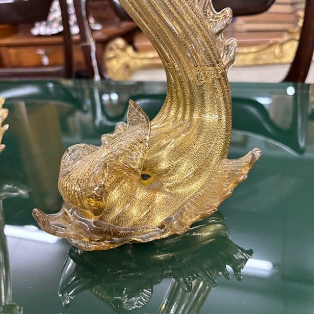 Pair of Murano glass candlesticks / candlesticks dolphins. Salviati manufacture 30s with gold dust