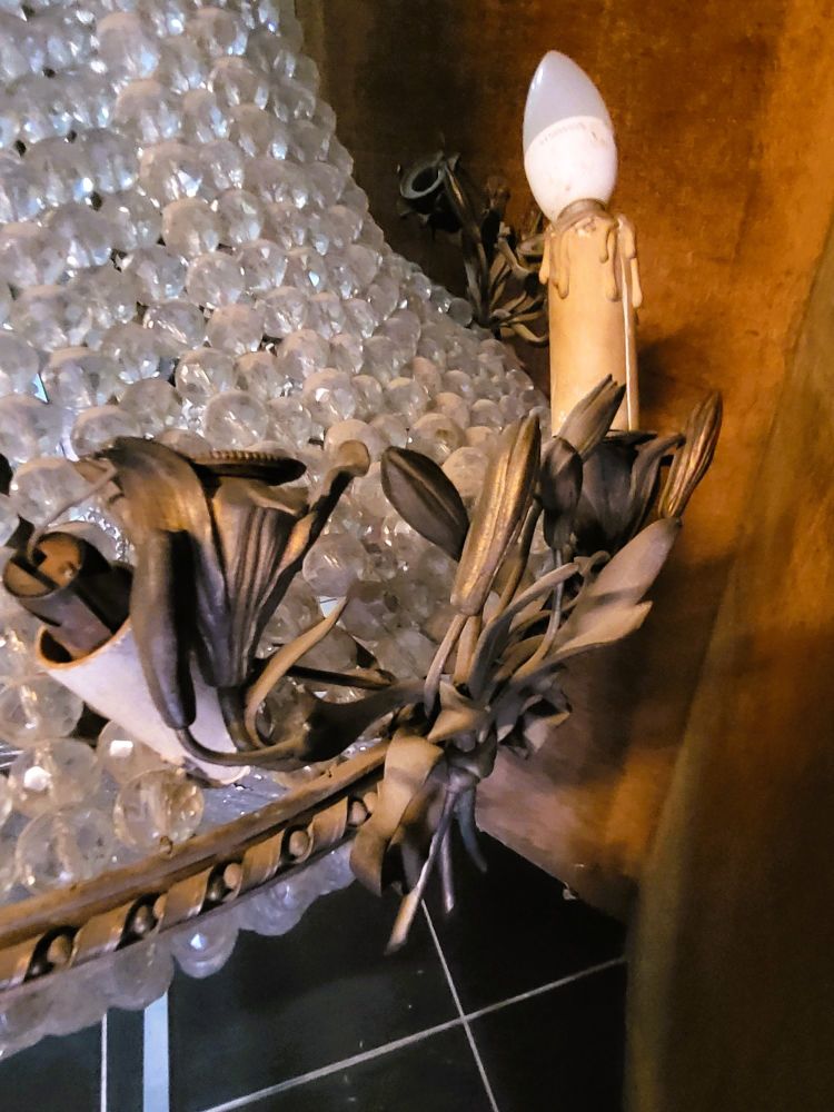 Großer Kronleuchter (H153cm) Perlenbeutel oder Heißluftballon, spätes 19., frühes 20. Jahrhundert