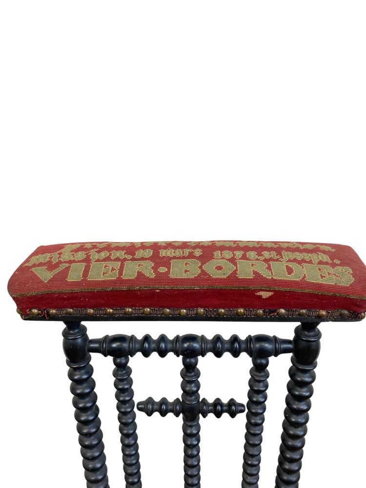 Napoleon III Prie-dieu (1876) in Wood and Embroidered Fabric