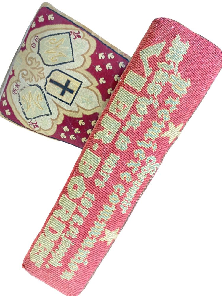 Napoleon III Prie-dieu (1876) in Wood and Embroidered Fabric