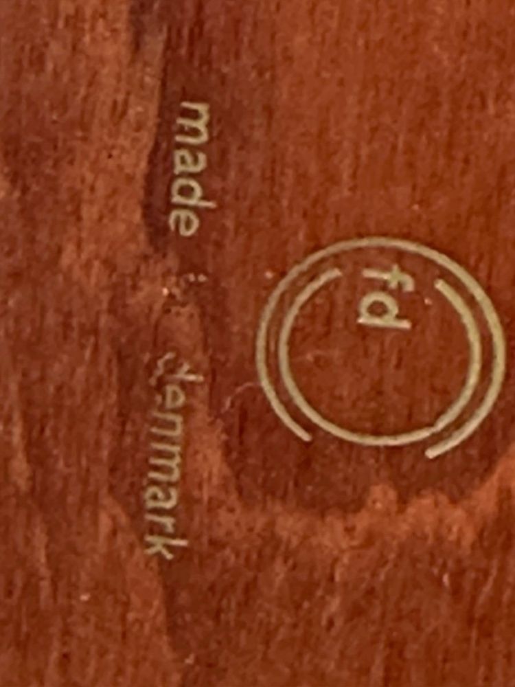 Table INGER KLINGENBERG