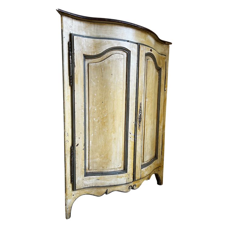 Encoignure Louis XV  en bois peint, fin XVIIIème siècle.