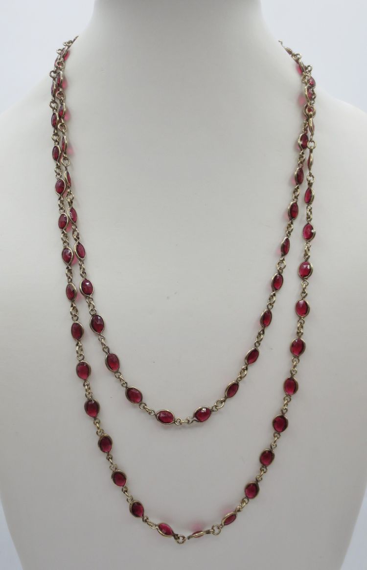 Collier sautoir.  
