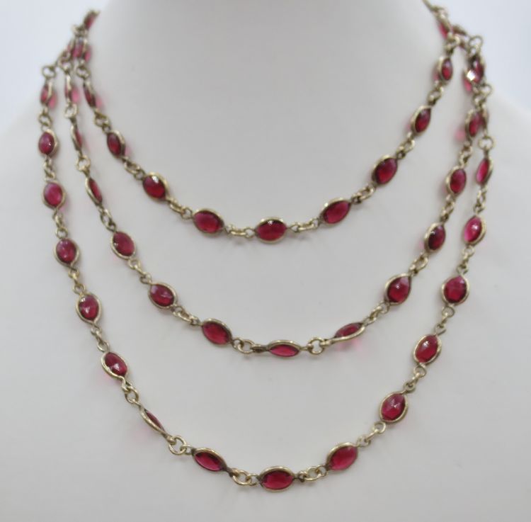 Collier sautoir.  