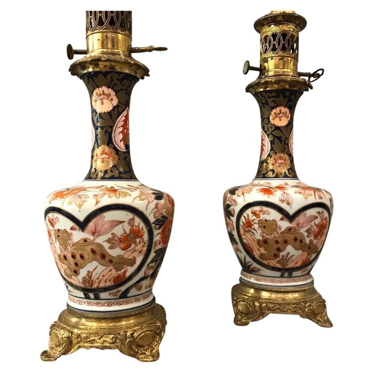 Bellissima coppia di lampade a olio IMARI, XIX secolo
