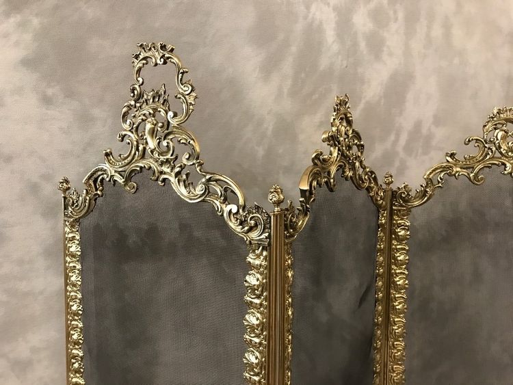 Beau pare feu de cheminée ancien en laiton pressé d'époque 19 ème 