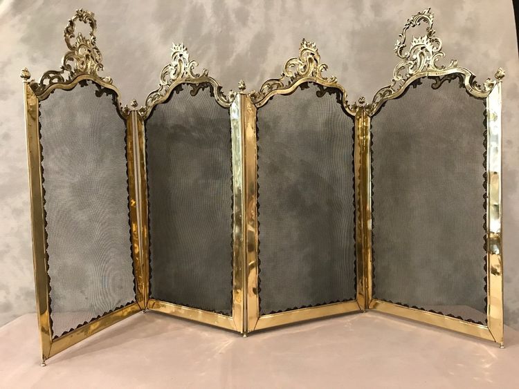 Beau pare feu de cheminée ancien en laiton pressé d'époque 19 ème 