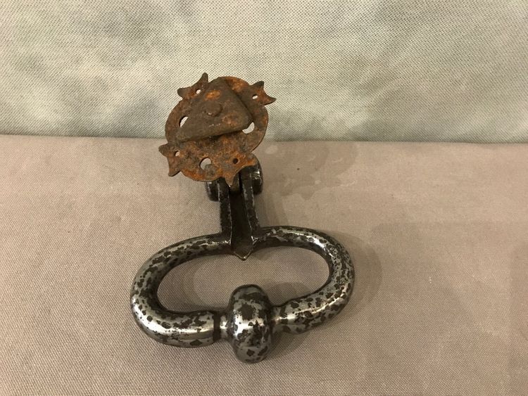 Heurtoir de porte  en fer forgé d'époque 18 ème 