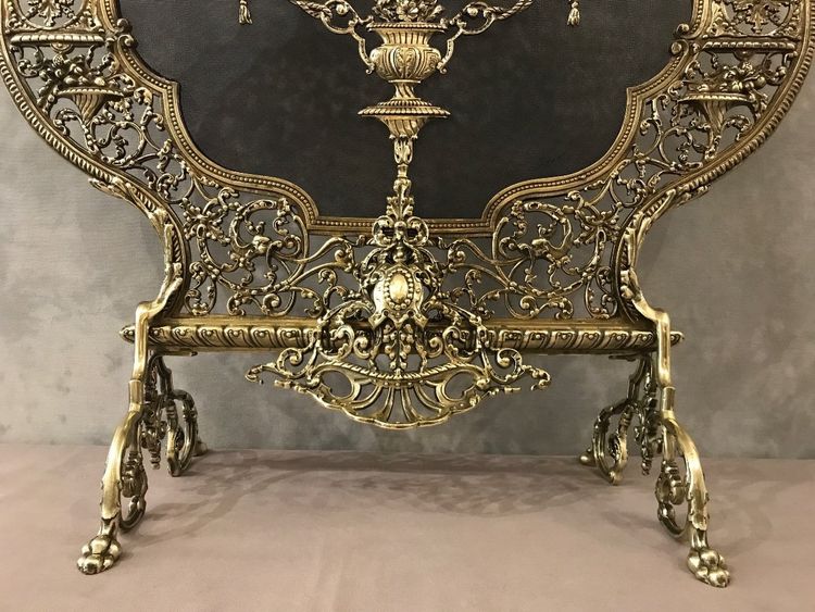 Beautiful 19th century bronze fireplace screen