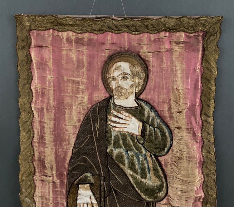 Ricamo ad arazzo in filo di seta raffigurante San Pietro XVII secolo