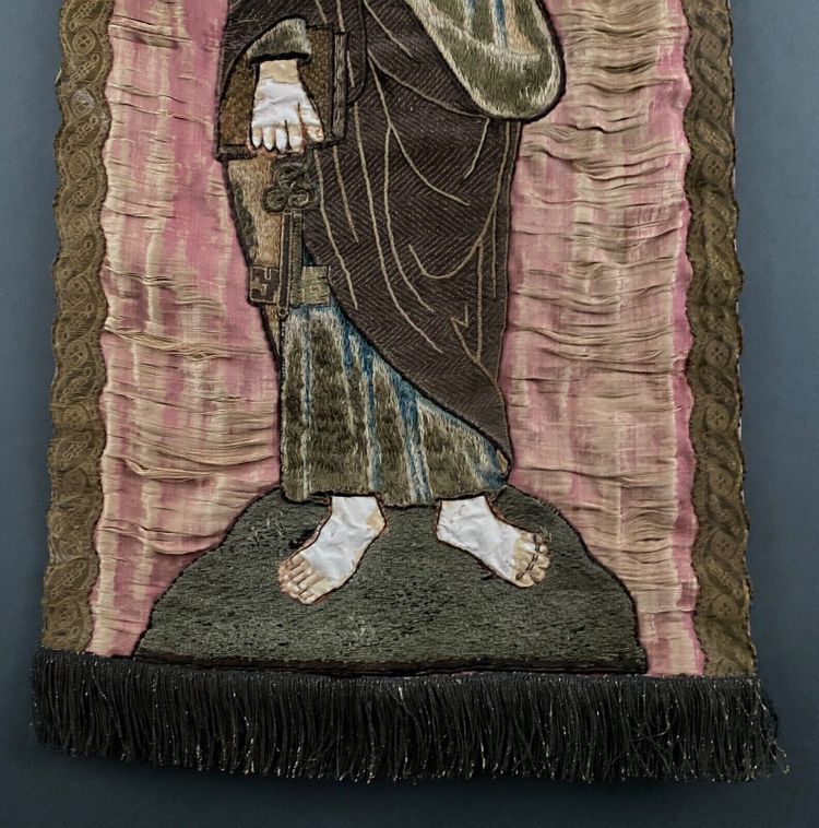 Ricamo ad arazzo in filo di seta raffigurante San Pietro XVII secolo