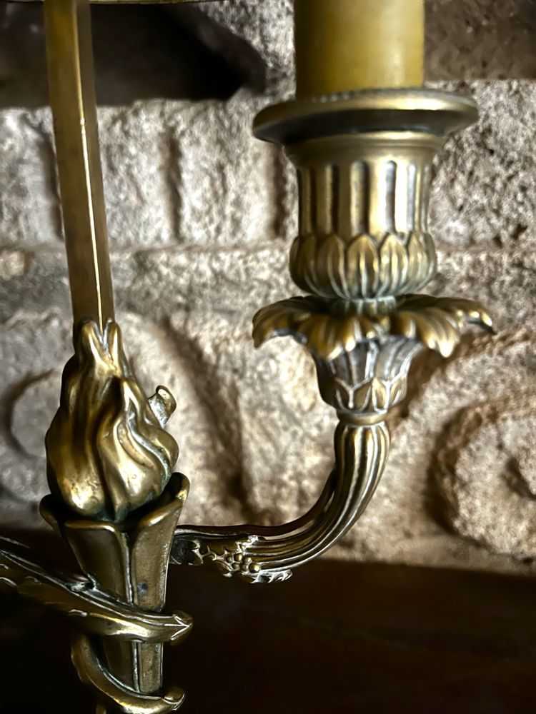 Lampada per acqua calda in bronzo, stile Luigi XVI, elettrificata.