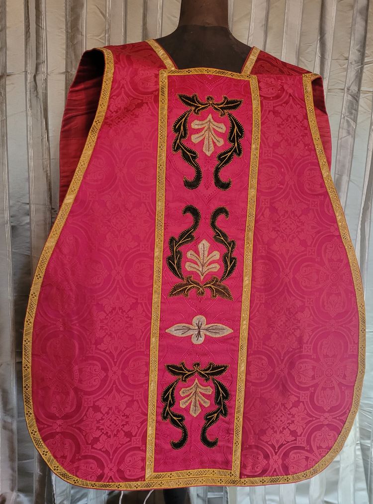 Chasuble de prêtre en damas, époque vers 1900
