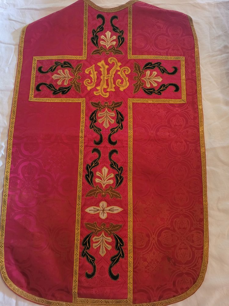 Chasuble de prêtre en damas, époque vers 1900
