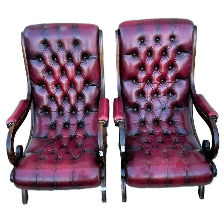 Paire De Fauteuils Chesterfield
