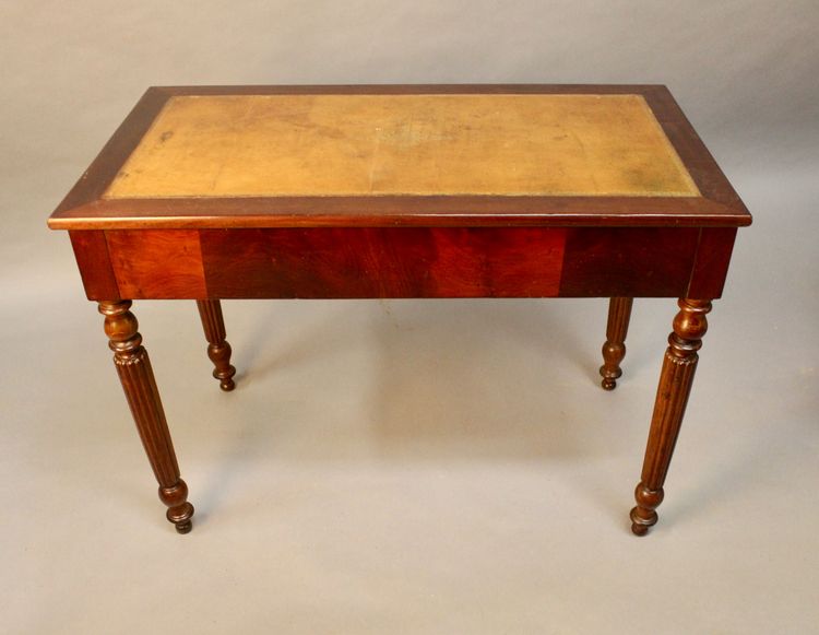 Bureau Plat En Acajou XIXème Dessus Cuir