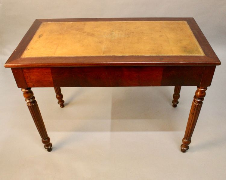 Bureau Plat En Acajou XIXème Dessus Cuir