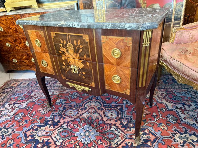 COMMODE DITE SAUTEUSE LOUIS XV TRANSITION 18ème
