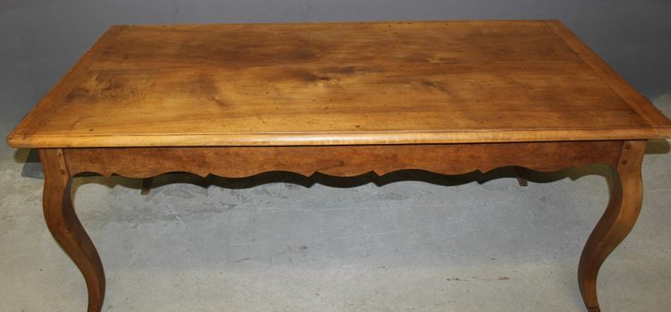 Table De Style Louis XV En Noyer Fin XIX