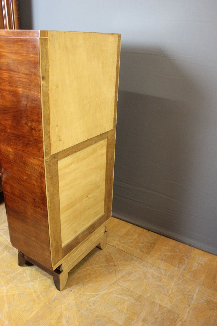 Mobiletto in noce e argento in stile Art Déco