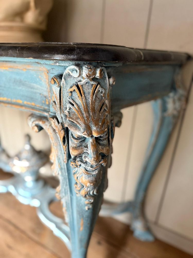 Console italienne avec mascarons et belle sculpture datant du 19e siècle 