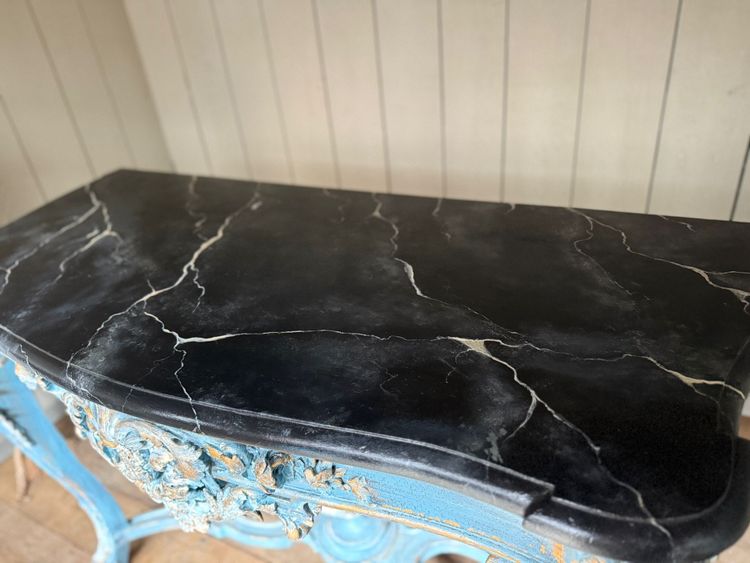 Console italienne avec mascarons et belle sculpture datant du 19e siècle 