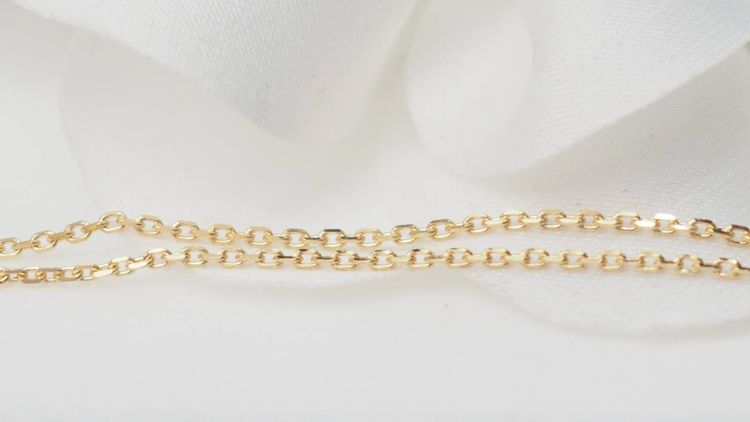 Yellow gold and ruby solitaire necklace