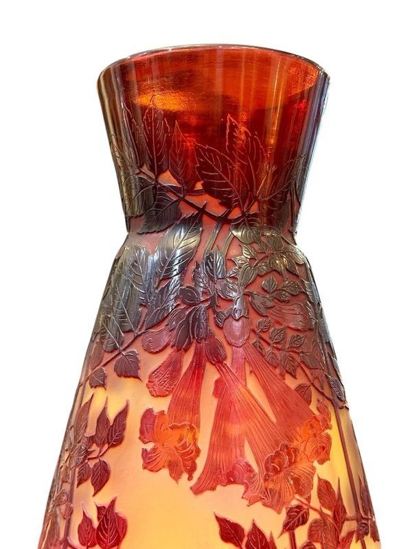 Emile Gallé Important Vase Art nouveau "Bignones Rouges"