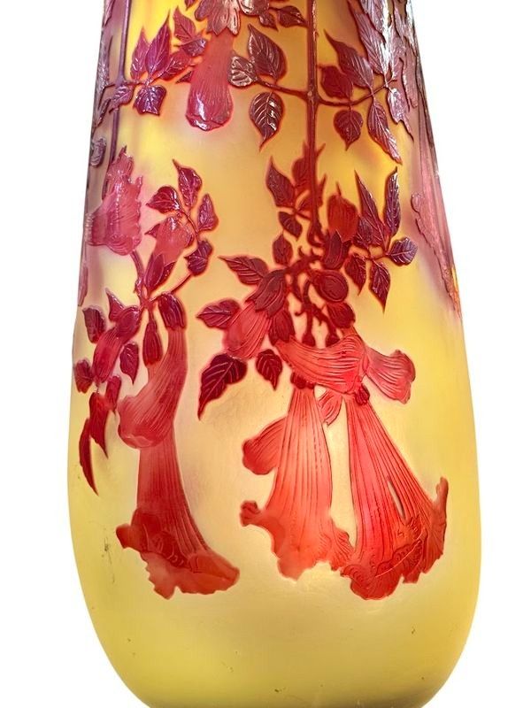 Emile Gallé Important Vase Art nouveau "Bignones Rouges"