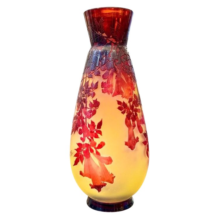 Emile Gallé Important Vase Art nouveau "Bignones Rouges"