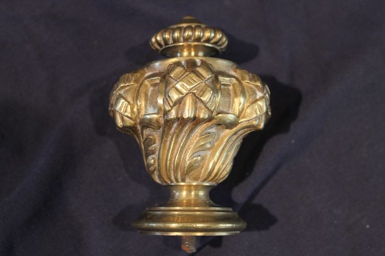 Paire de portes embrasses à rideaux en bronze de style Louis XVI époque 19ème