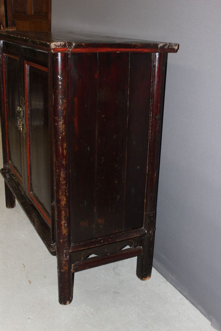 Armadio cinese in legno laccato del 1900 circa
