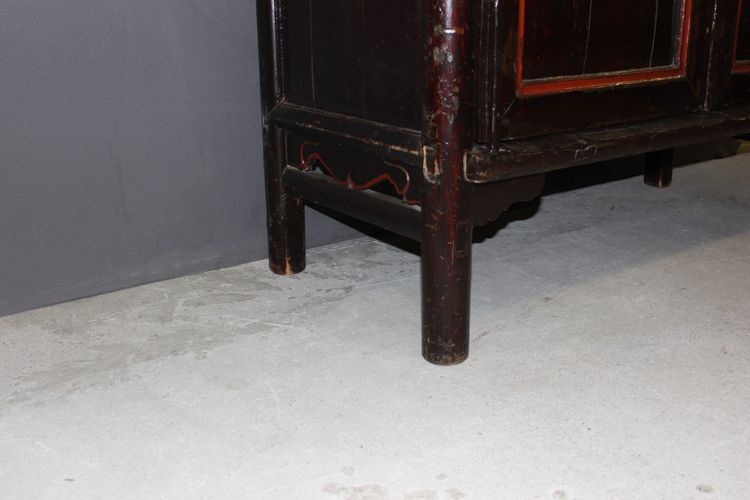 Armadio cinese in legno laccato del 1900 circa