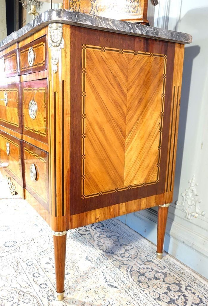 Commode Louis XVI Estampillée M. Ohneberg