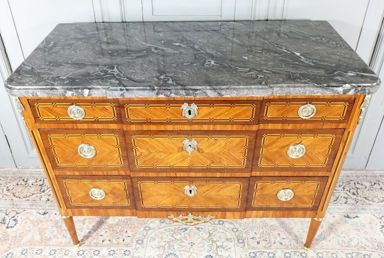 Commode Louis XVI Estampillée M. Ohneberg