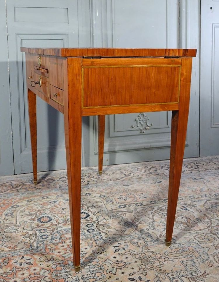 Frisierkommode aus der Zeit von Louis XVI In Marqueterie