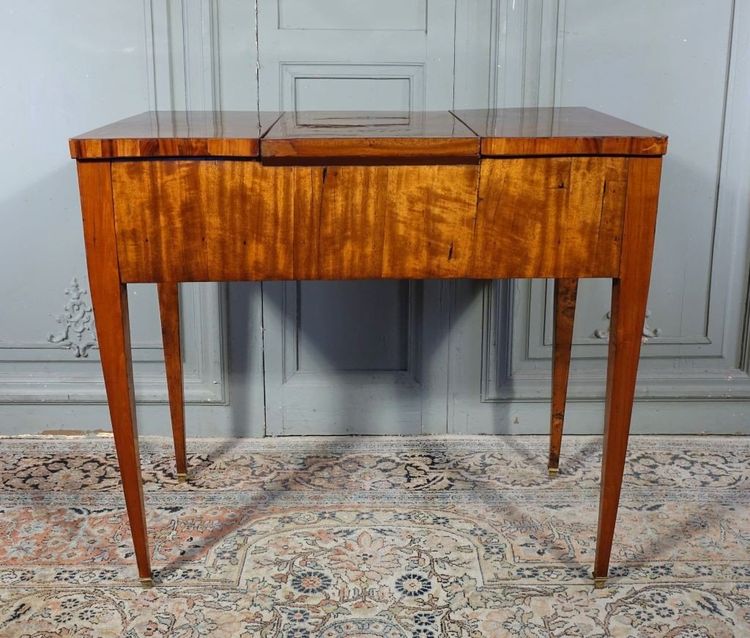 Frisierkommode aus der Zeit von Louis XVI In Marqueterie