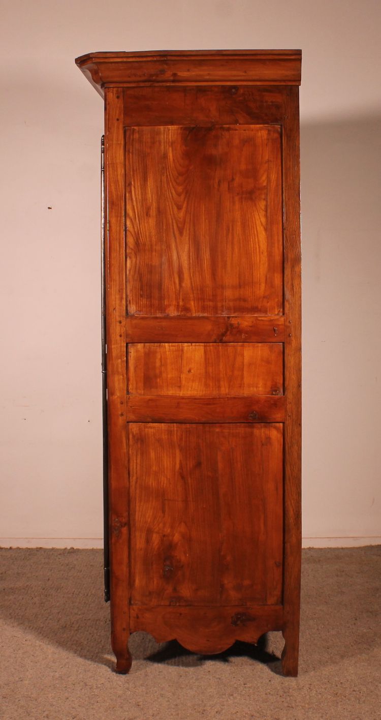 Uomo in piedi in ciliegio - XVIII secolo