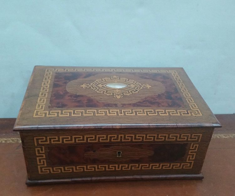 Inlaid box